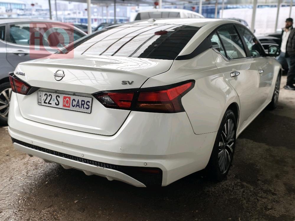 نيسان ألتيما